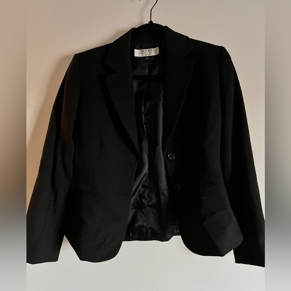 Tahari Black Fitted Blazer, Size 4P